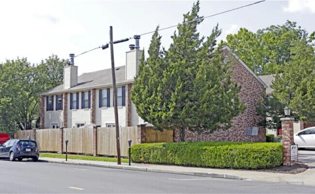 Primary Photo - 294 W Mountain St