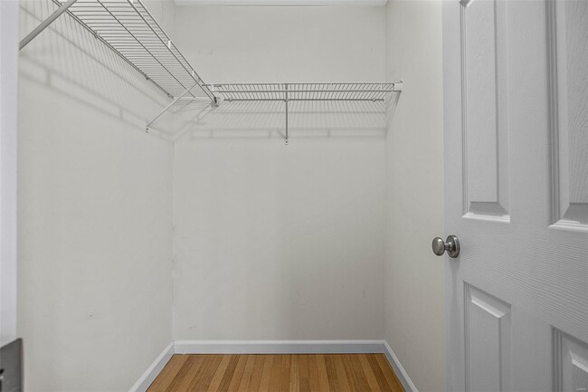 Building Photo - 432 Saravalle Dr
