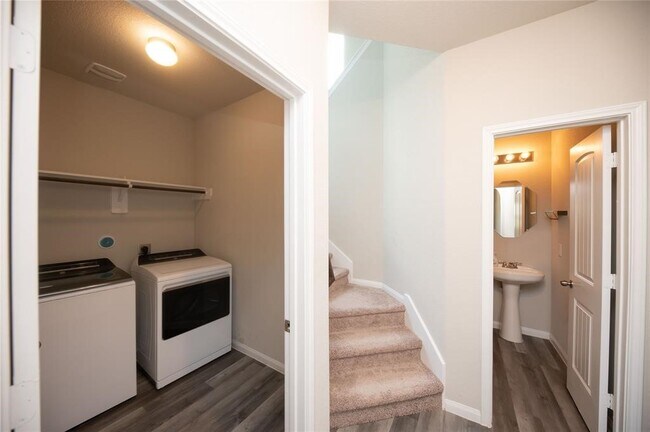 Building Photo - 24918 Bastiani Canvas Ln