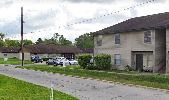 Building Photo - 210 N Beglis Pkwy