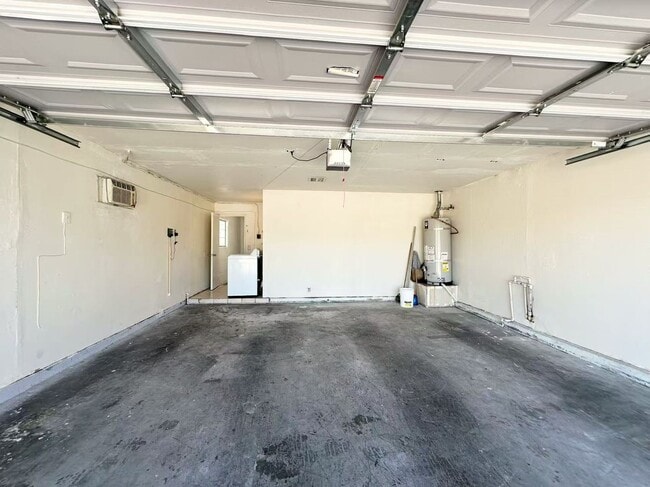Building Photo - Charming Single-Story Home in Spring Valley