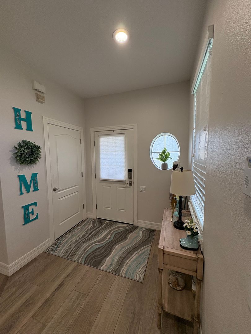 Building Photo - Make every day feel like a getaway in The Towns at Lakeside Plantation!