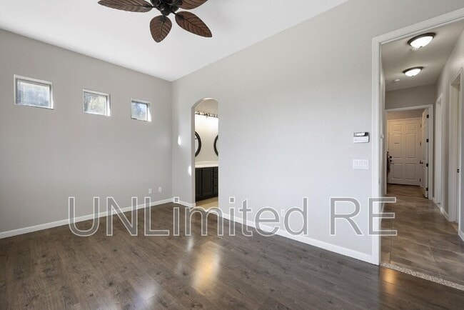 Building Photo - 4795 Edgemont Rd