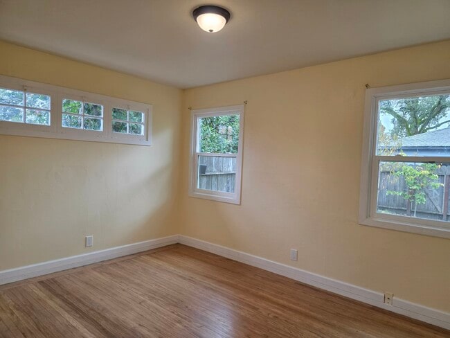 Building Photo - 3254 Magowan Dr