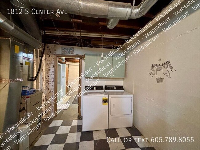 Building Photo - 1812 S Center Ave