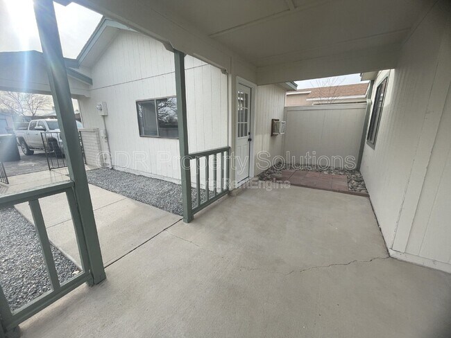 Building Photo - 4733 Platinum Dr NE