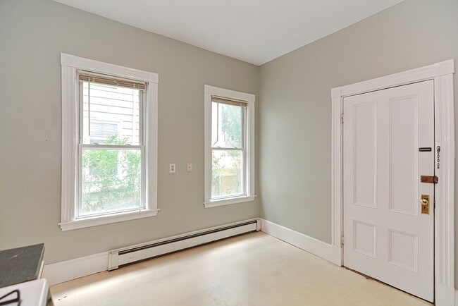 Building Photo - 108 Beacon St