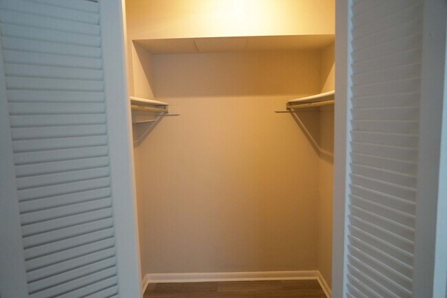 Building Photo - 3033 Clifton Ave