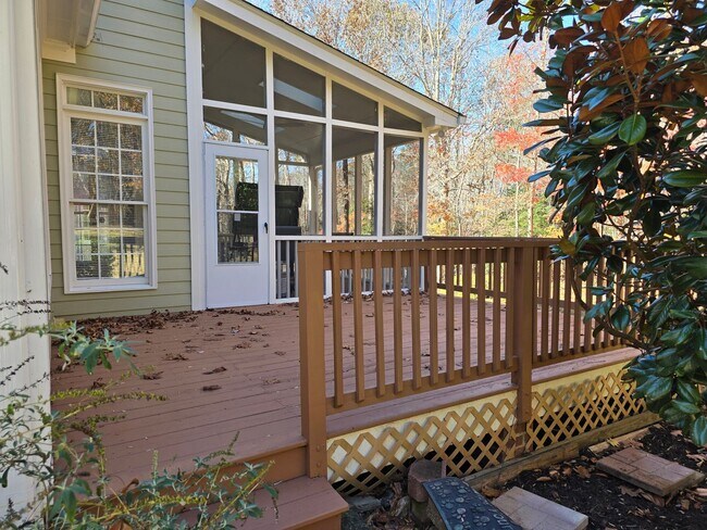 Building Photo - 3653 Pleasants Ridge Dr