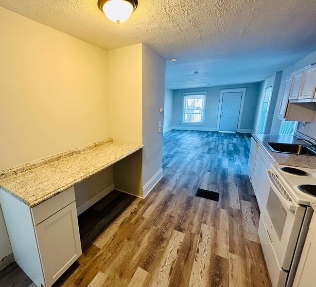 Building Photo - Cheviot:  Cute quiet 1 bed bungalow.  1 ca...