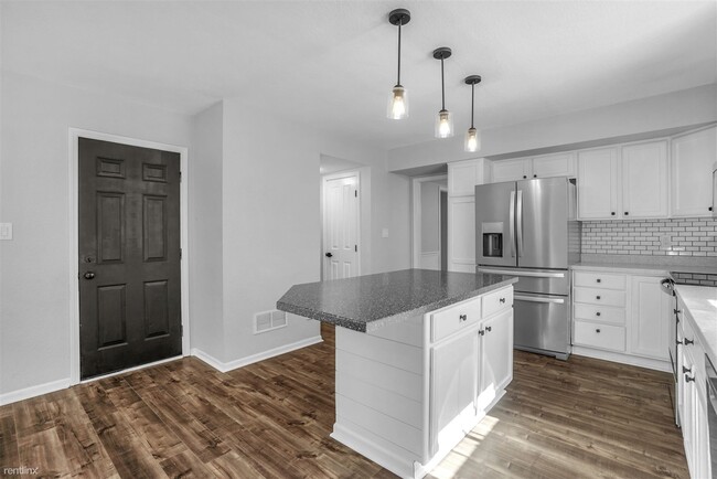 Building Photo - 4 br, 3 bath House - 8647 Eagles Nest Dr