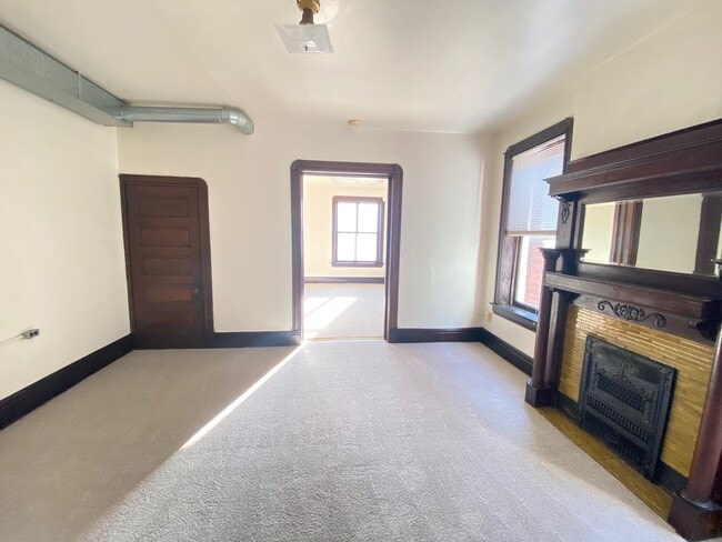 Building Photo - 551 Bates St