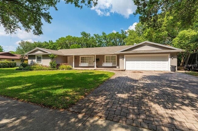 Primary Photo - 1111 Pinar Dr