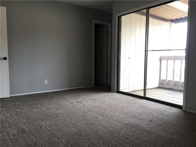 Building Photo - 1703 Timberwood Dr