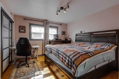 Building Photo - 6414 N Mozart St