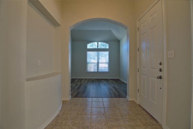 Building Photo - 125 Justin Leonard Dr