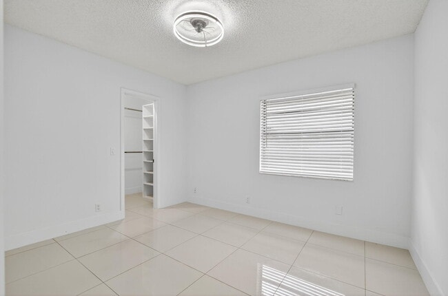 Building Photo - 488 NW 13th St