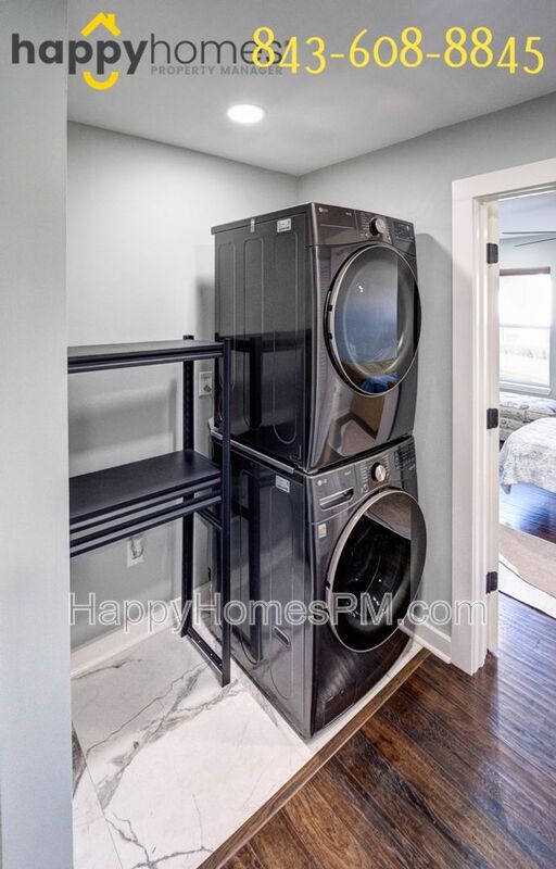 Building Photo - 2011 N Hwy 17