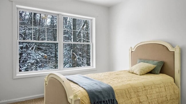 Building Photo - 3BR/2.5BA Townhouse Available July 1st!!! - Great Residential Neighborhood!!