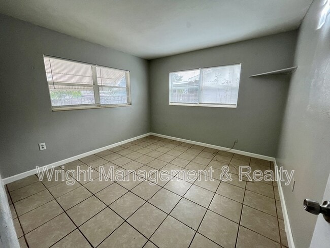 Building Photo - 10731 108th St N