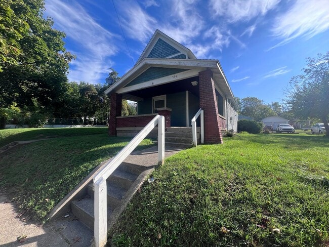 Building Photo - Cute 3 Bedroom home close to medical mile