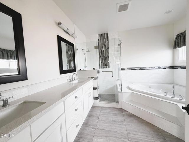 Building Photo - 5020 Camellia Ave