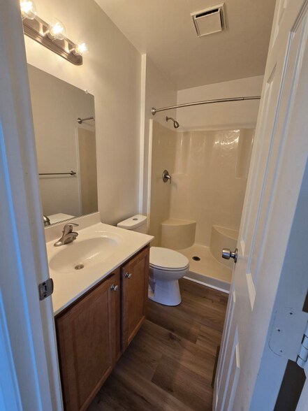 Building Photo - 5529 Old Guard Crescent