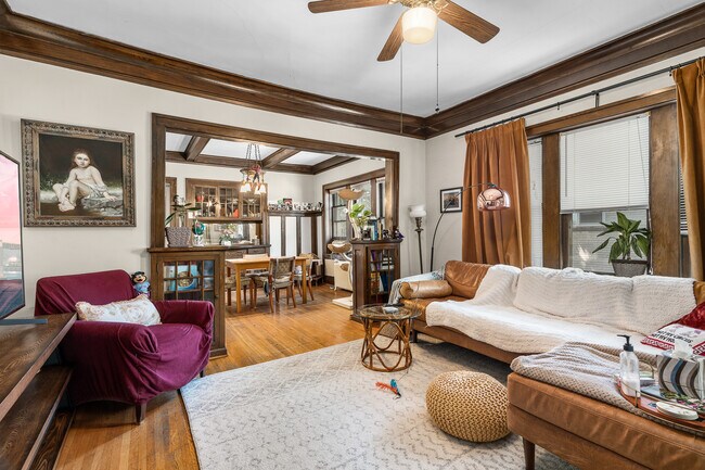 Primary Photo - 1401 W 32nd St