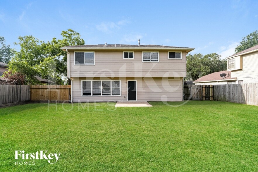 Building Photo - 16826 Rockstone