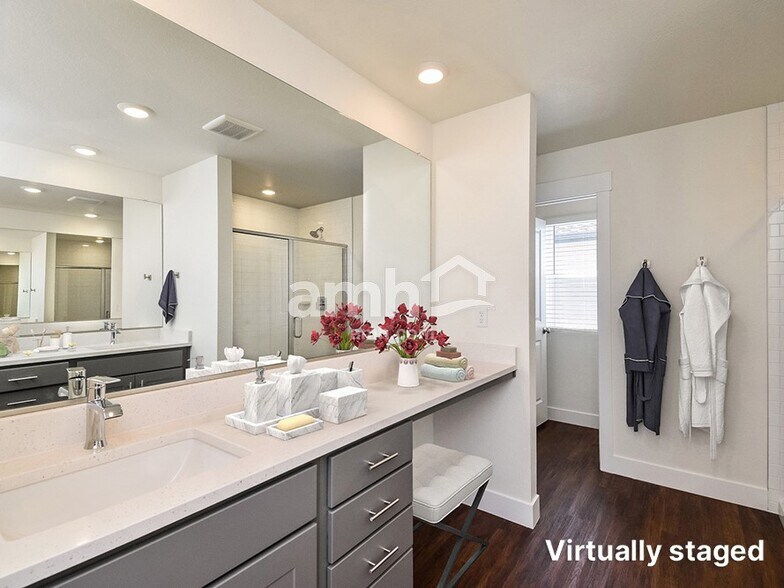 Building Photo - 7668 Mardale Ln