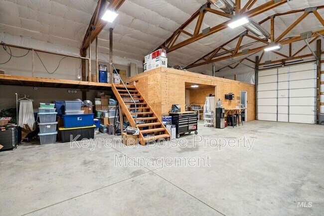 Building Photo - 4115 E Meadow Wood Dr