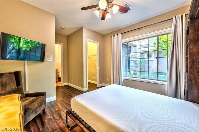 Building Photo - 3 Regent Park Ct