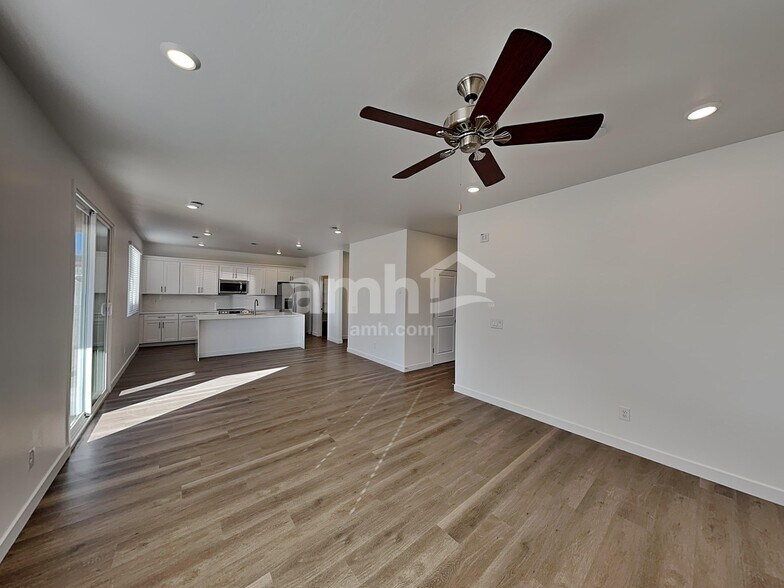 Building Photo - 20177 W Thomas Rd