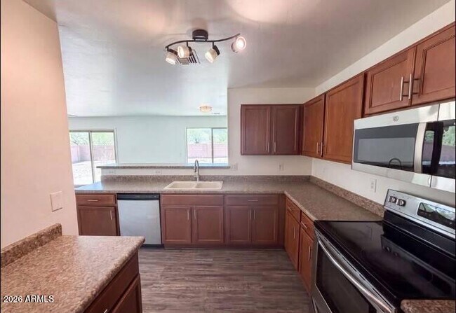 Building Photo - 935 W Placita Canalito
