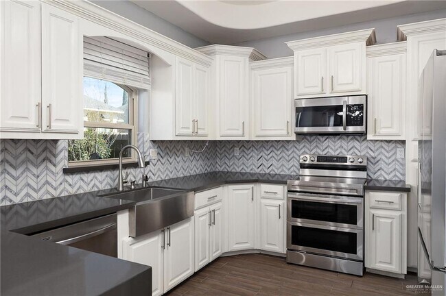 Building Photo - 41 5th St