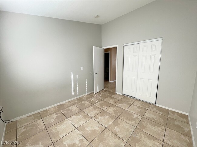 Building Photo - 3737 White Quail Ct