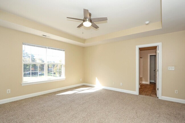 Building Photo - Welcome to this stunning 5 bedroom, 2.5 bath home nestled in the desirable location of Cornelius,...