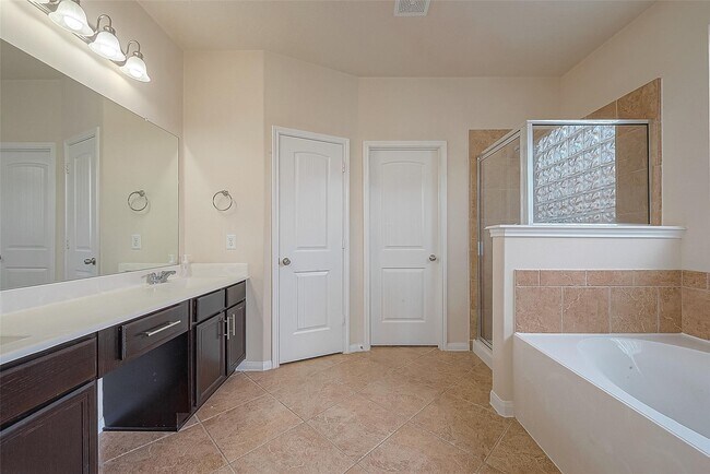 Building Photo - 3403 Lilac Ranch Dr