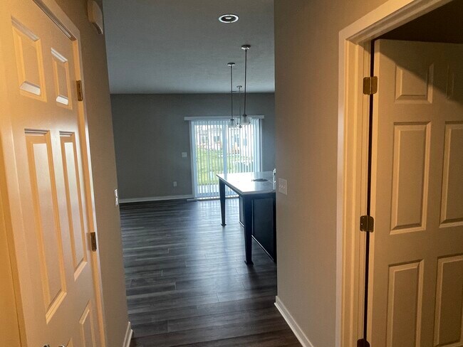 Building Photo - 7269 Cutler Dr