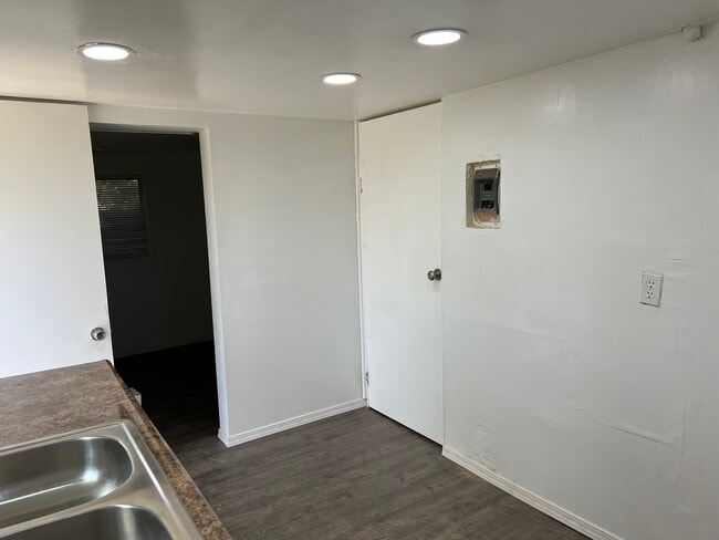 Building Photo - 1437 Highland Ave