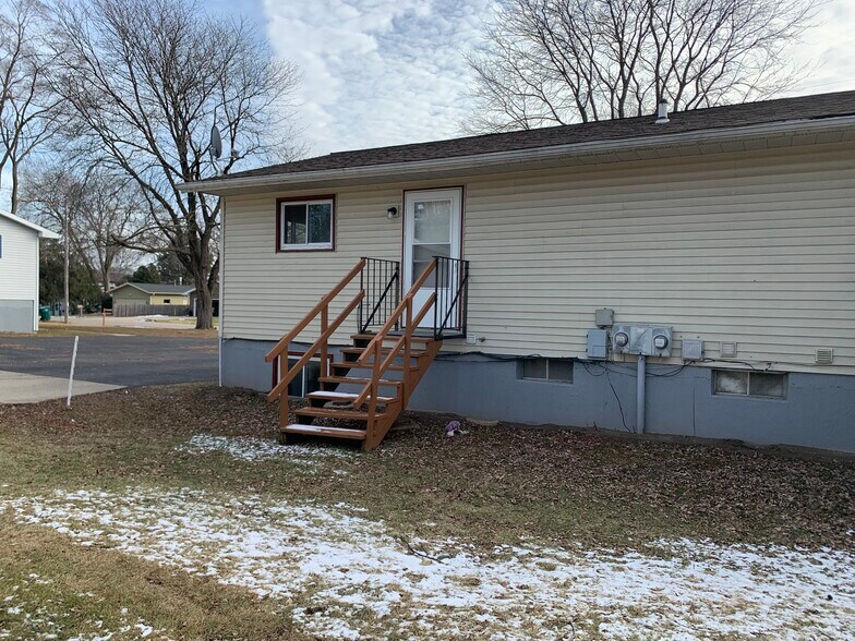 Building Photo - 4004 Bruns Ave