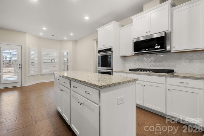 Building Photo - 17019 River Race Dr