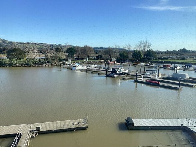 Building Photo - Napa Yacht Club Riverfront home in gated c...