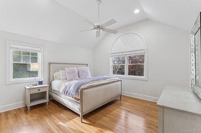 Building Photo - 3 Cherry Blossom Ln