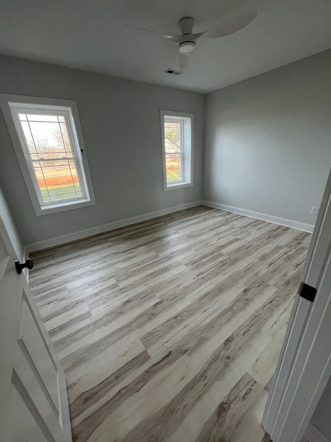 Building Photo - New Built Home 3-Bedroom Kernersville Home with Granite Touches and 2 Full Baths!"