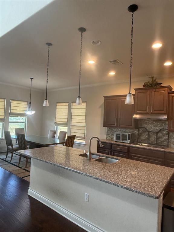 Building Photo - 14320 Iveans Way