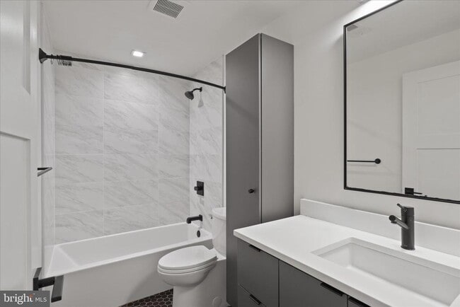 Building Photo - 1963 Biltmore St NW