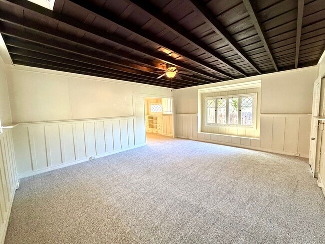 Building Photo - Adorable Downtown Upland Bungalow