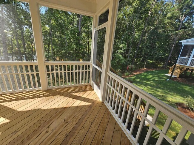 Building Photo - 3127 Armeria Dr