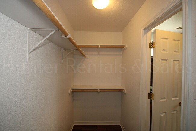 Building Photo - Goodnight Ranch!